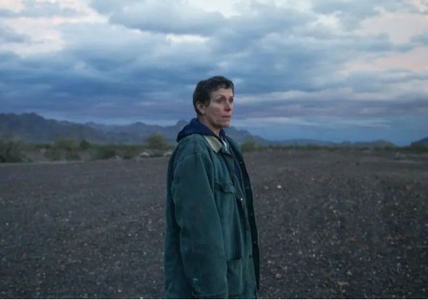 Nomadland (Función 2): Cine y espiritualidad en el Centro de Extensión UC